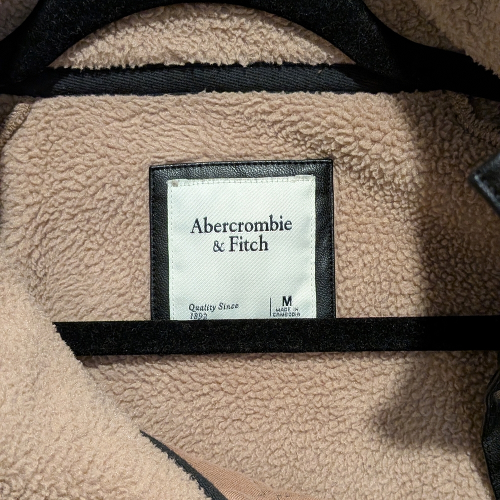 Abercrombie & Fitch Beige and Black Fleece Pullover - Picture 3 of 5